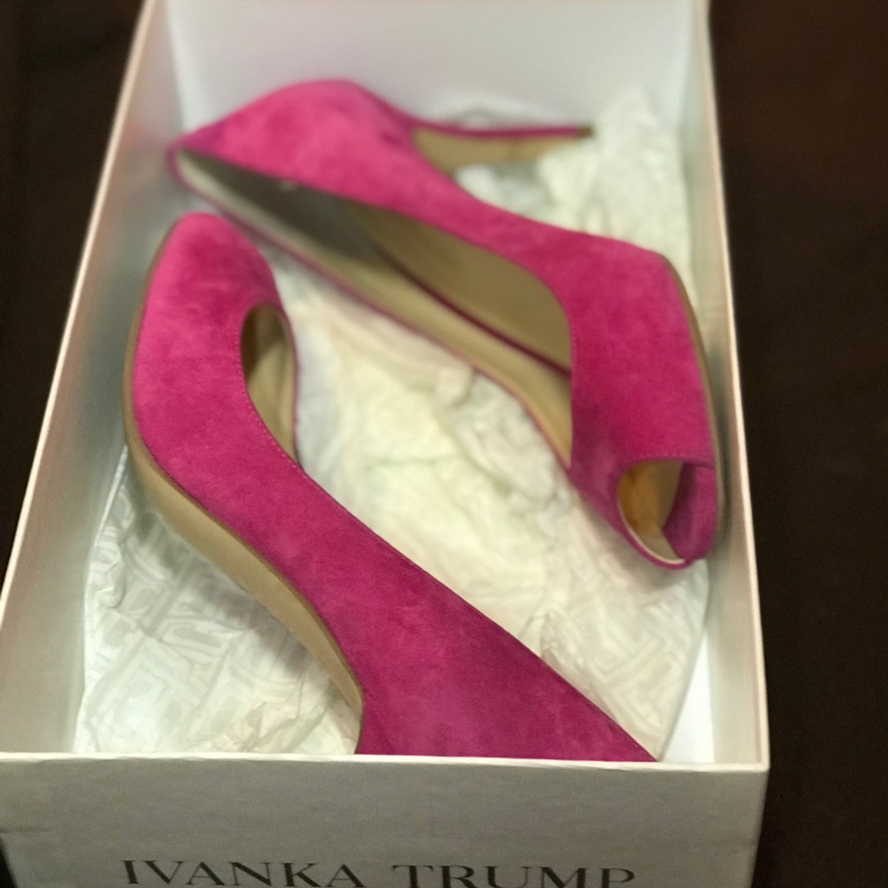 Ivanka Trump Suede Peep Toe Classic Pumps👠🎀